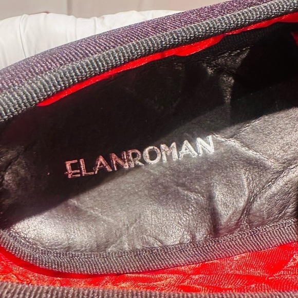 ELANROMAN Men's Lion Crest Velvet Loafers. - Picture 12 of 15